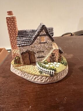 David Winter The Smithy Miniature Stone Cottage Figurine in Neutral Tones